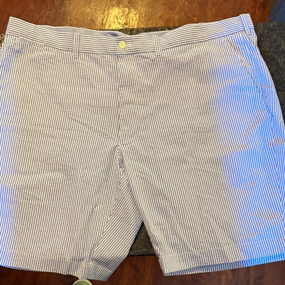 Ralph Lauren Men,s Seersucker Stripe Shorts - Blue & White